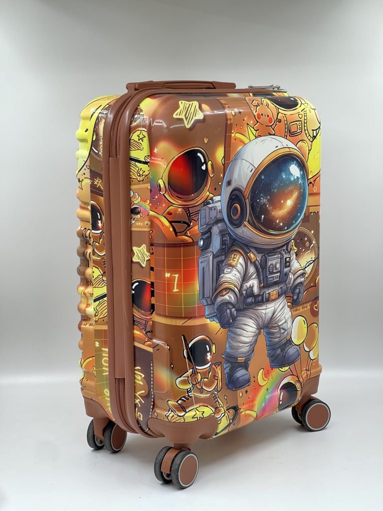 چمدان کودک آدم فضایی